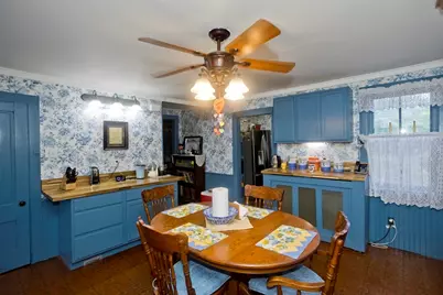 2 Crescent Hl, Springfield, MA 01105 - Photo 8