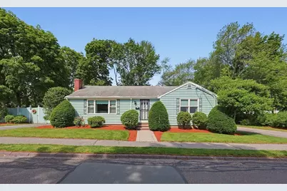 11 Preston St, Wakefield, MA 01880 - Photo 40