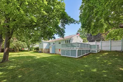 11 Preston St, Wakefield, MA 01880 - Photo 4