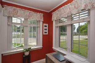 298 Main St, Wakefield, MA 01880 - Photo 10