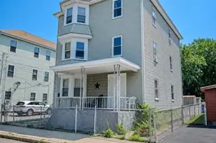 552 Alden St, Fall River, MA 02723 - Photo 2