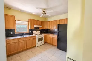 552 Alden St, Fall River, MA 02723 - Photo 6