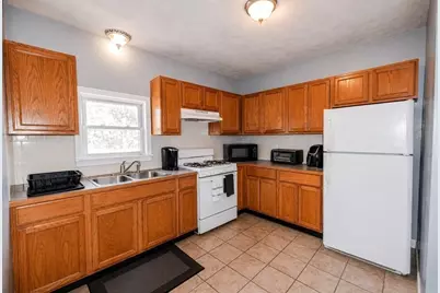 552 Alden St, Fall River, MA 02723 - Photo 8