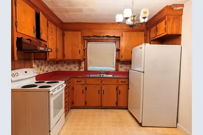 140 Pleasant Street, Weymouth, MA 02190 - Photo 16