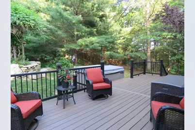 14 Circle Dr, Dudley, MA 01571 - Photo 8