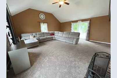 35 Fox Meadow Dr, Worcester, MA 01602 - Photo 8