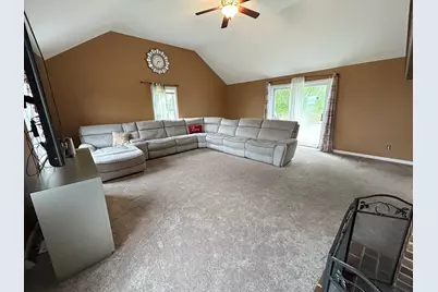 35 Fox Meadow Dr, Worcester, MA 01602 - Photo 8
