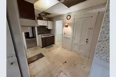 20 Hawthorne St, Springfield, MA 01105 - Photo 6
