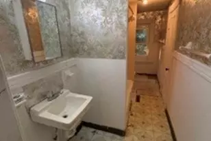 20 Hawthorne St, Springfield, MA 01105 - Photo 14