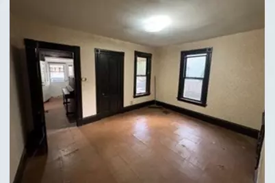 20 Hawthorne St, Springfield, MA 01105 - Photo 8