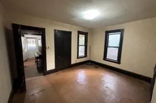 20 Hawthorne St, Springfield, MA 01105 - Photo 8