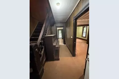 20 Hawthorne St, Springfield, MA 01105 - Photo 2