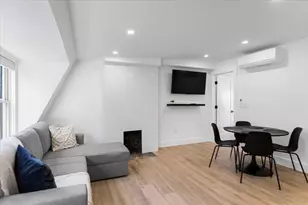 6 Goodwin Pl, Boston, MA 02114 - Photo 10