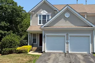 48 Tulip Cir, Grafton, MA 01560 - Photo 2