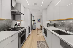 32 Traveler St, Boston, MA 02118 - Photo 10
