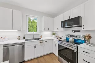 189 Electric Ave, Lunenburg, MA 01462 - Photo 10