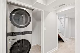 633 E Merrimack St, Lowell, MA 01852 - Photo 24