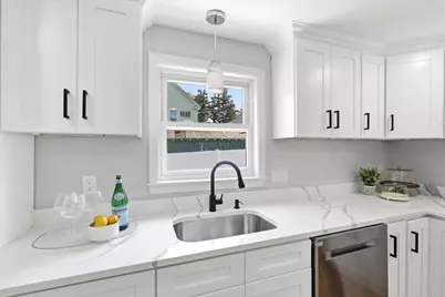 37 Campaw St, Lowell, MA 01850 - Photo 22