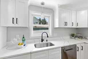 37 Campaw St, Lowell, MA 01850 - Photo 22