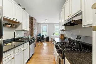 19 Medford St, Chelsea, MA 02150 - Photo 12