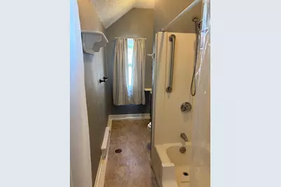 573 Northampton Road #back, Holyoke, MA 01040 - Photo 12