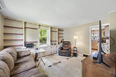 26 Thompson St, East Longmeadow, MA 01028 - Photo 4