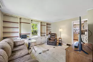 26 Thompson St, East Longmeadow, MA 01028 - Photo 4