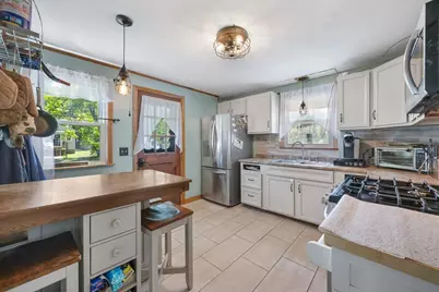 26 Thompson St, East Longmeadow, MA 01028 - Photo 6