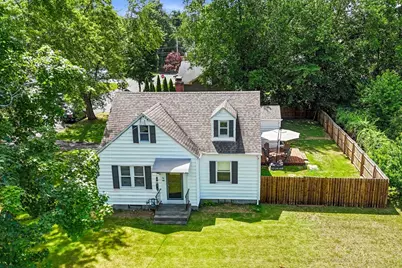 26 Thompson St, East Longmeadow, MA 01028 - Photo 1