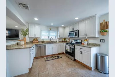 109 Eustis St, Revere, MA 02151 - Photo 8