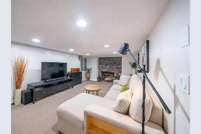 109 Eustis St, Revere, MA 02151 - Photo 30