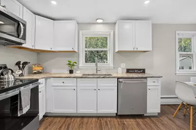 85 Bircham St, Springfield, MA 01104 - Photo 14