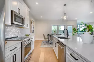 62 Foundry St, Wakefield, MA 01880 - Photo 4