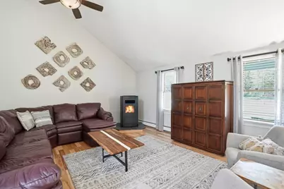 1 Hawthorne St, Lakeville, MA 02347 - Photo 8