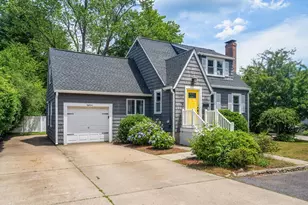 18 Margaret St, Norwood, MA 02062 - Photo 2