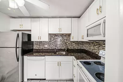 141 Pierce St #12, Malden, MA 01850 - Photo 4