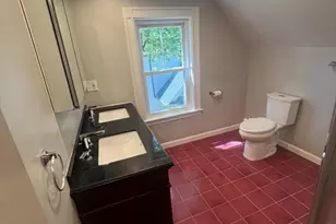 4 Porter Cir, Cambridge, MA 02140 - Photo 18
