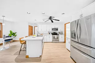 35 Brentwood Rd, Woburn, MA 01801 - Photo 8