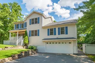 35 Brentwood Rd, Woburn, MA 01801 - Photo 2