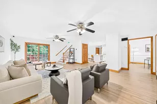 35 Brentwood Rd, Woburn, MA 01801 - Photo 6