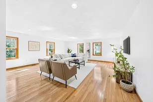 35 Brentwood Rd, Woburn, MA 01801 - Photo 16