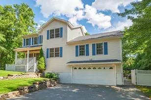 35 Brentwood Rd, Woburn, MA 01801 - Photo 2