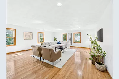 35 Brentwood Rd, Woburn, MA 01801 - Photo 16