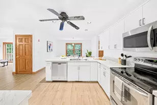 35 Brentwood Rd, Woburn, MA 01801 - Photo 10