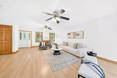 35 Brentwood Rd, Woburn, MA 01801 - Photo 4