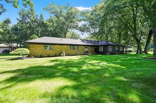 127 Magnolia Cir, Longmeadow, MA 01106 - Photo 6