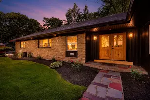 127 Magnolia Cir, Longmeadow, MA 01106 - Photo 2