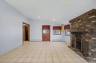 16 Berger St, Chicopee, MA 01020 - Photo 8