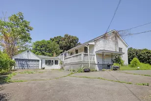 16 Berger St, Chicopee, MA 01020 - Photo 4