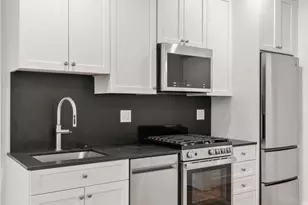 389 Commonwealth Ave, Boston, MA 02115 - Photo 4